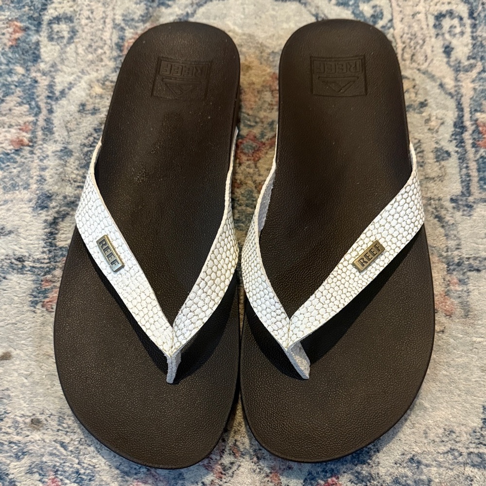 Reef Black and White Sandals
